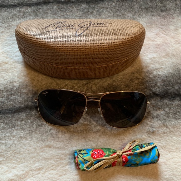 { Maui Jim } Breezeway Aviator Polarized Sunglass - Picture 3 of 8
